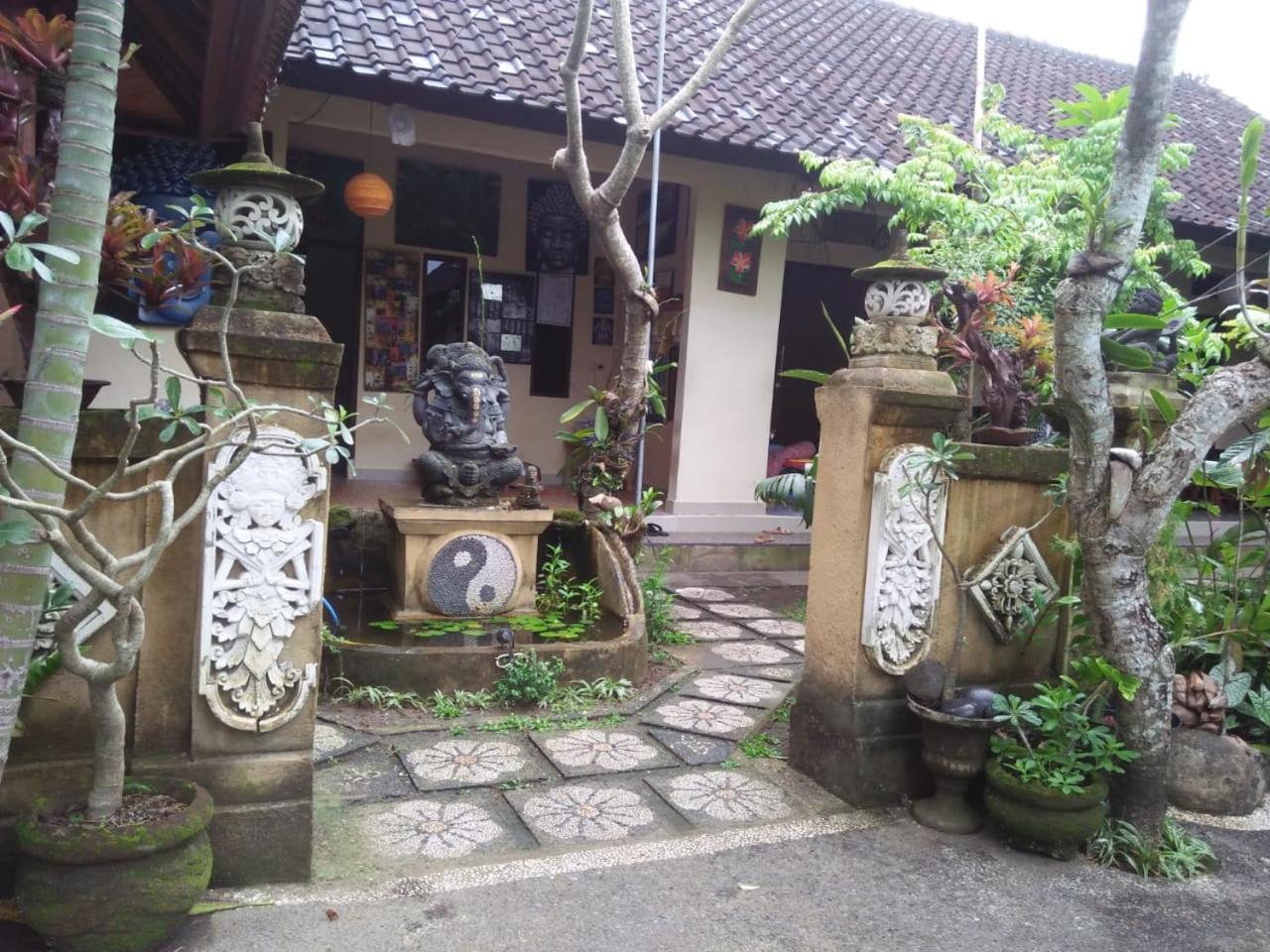 ウブド Lionk Bali House Bed & Breakfast エクステリア 写真